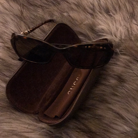 **Gifted**Gucci Sunglasses - Picture 2 of 8